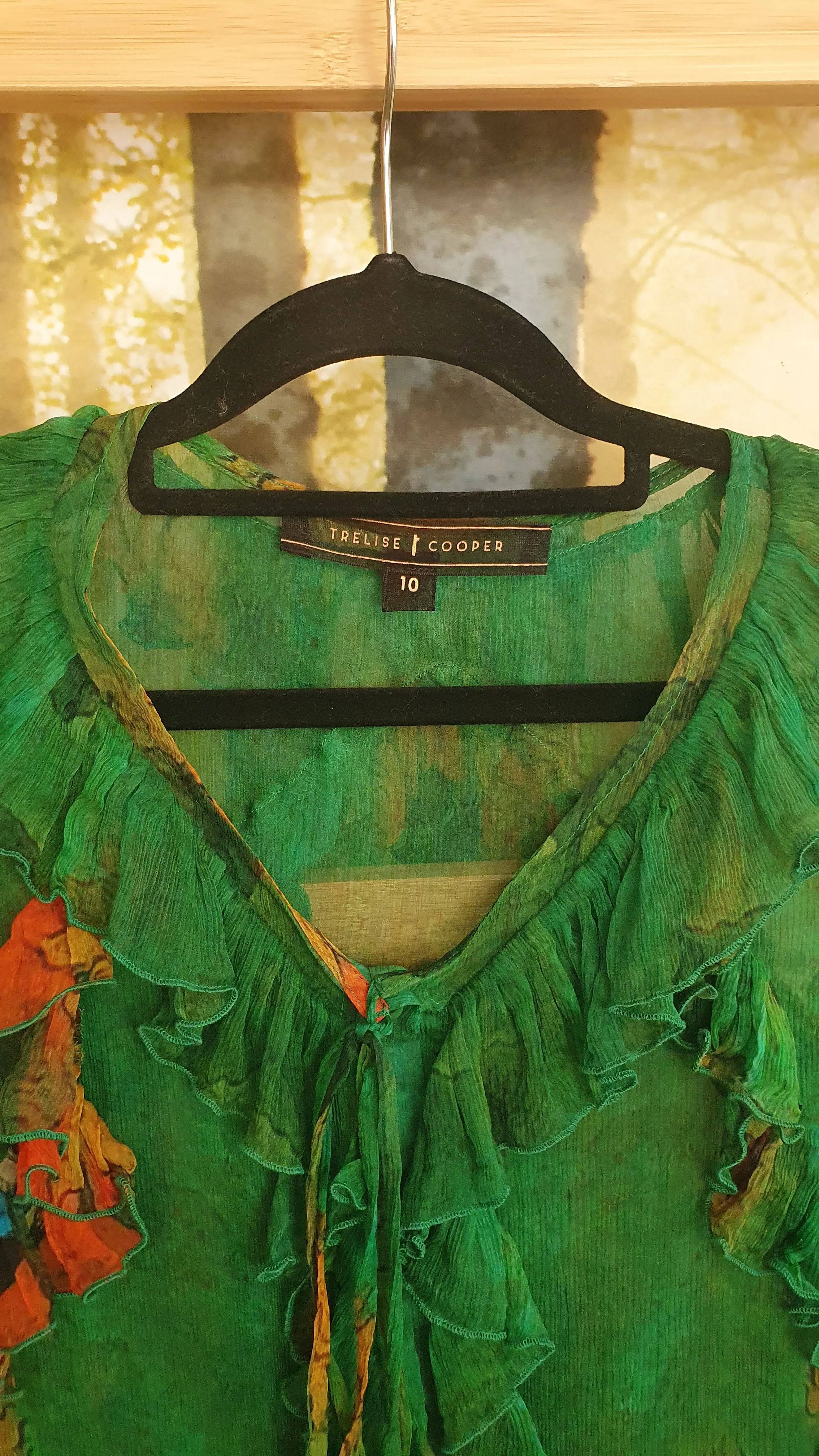 TRELISE COOPER "Conquering great pleats" silk dress! 10-12