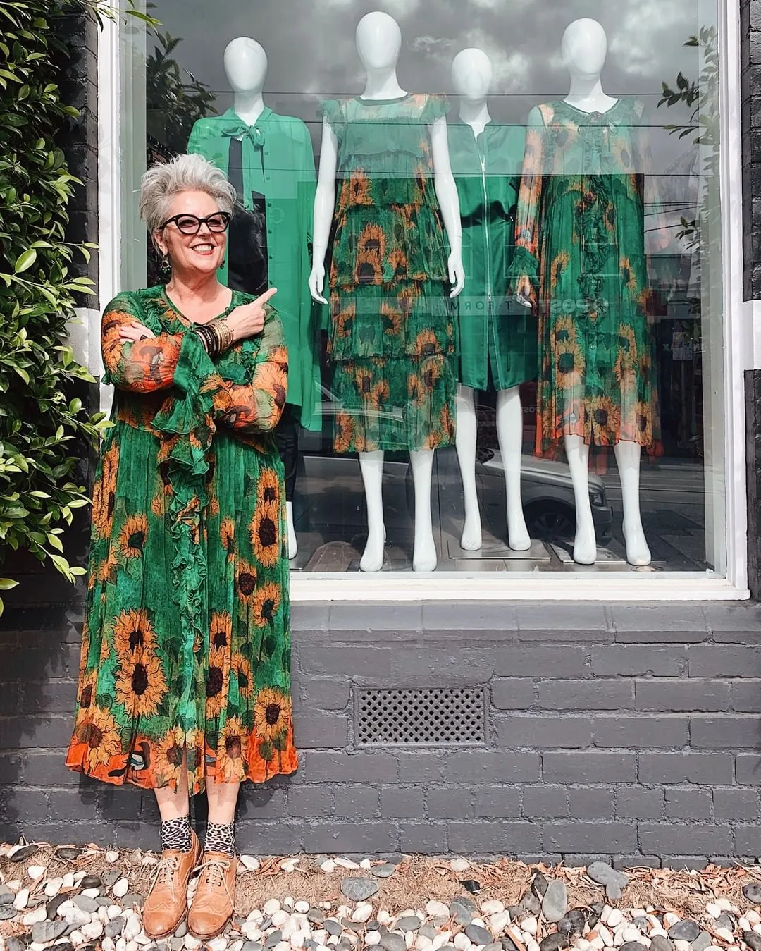 TRELISE COOPER "Conquering great pleats" silk dress! 10-12